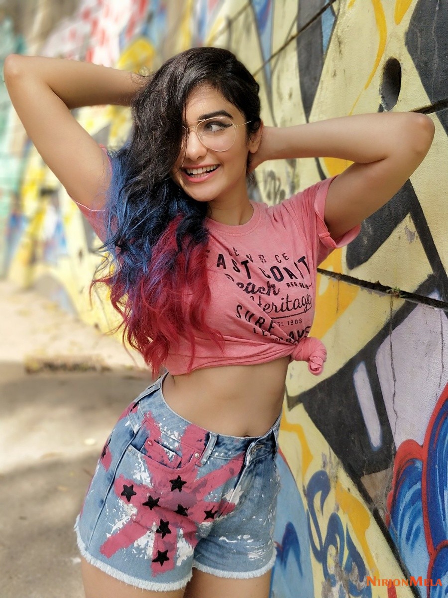 Adah-Sharma-hot-22.jpg