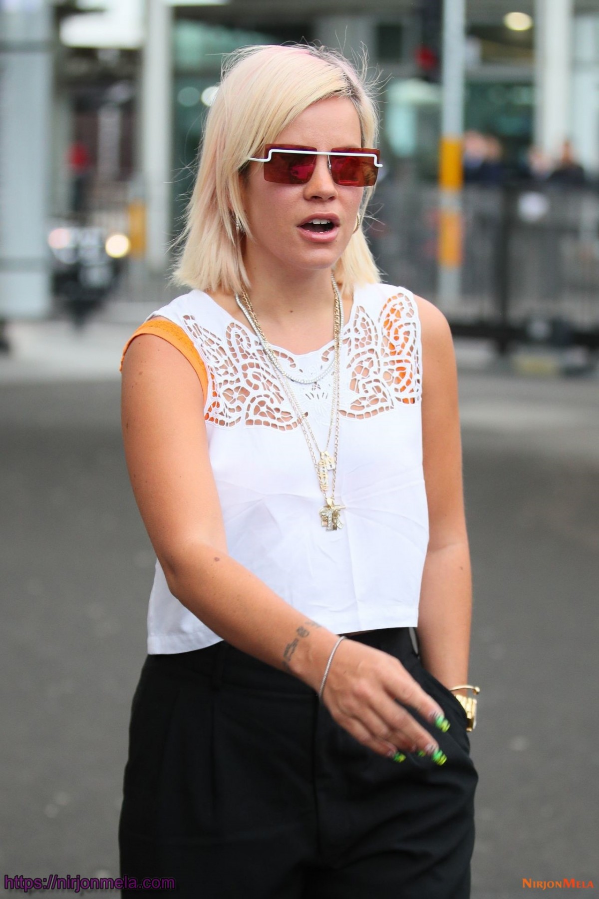 lily-allen-at-sydney-airport-09-03-2018-1.jpg