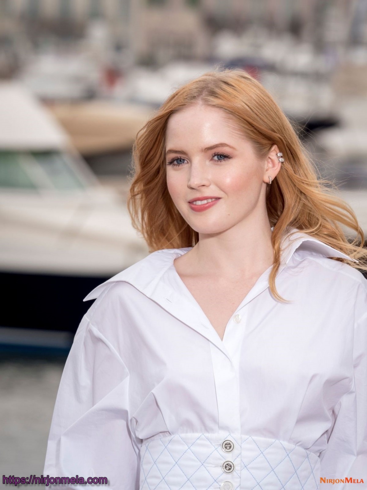 ellie-bamber-les-miserables-photocall-for-2018-mipcom-in-cannes-4.jpg