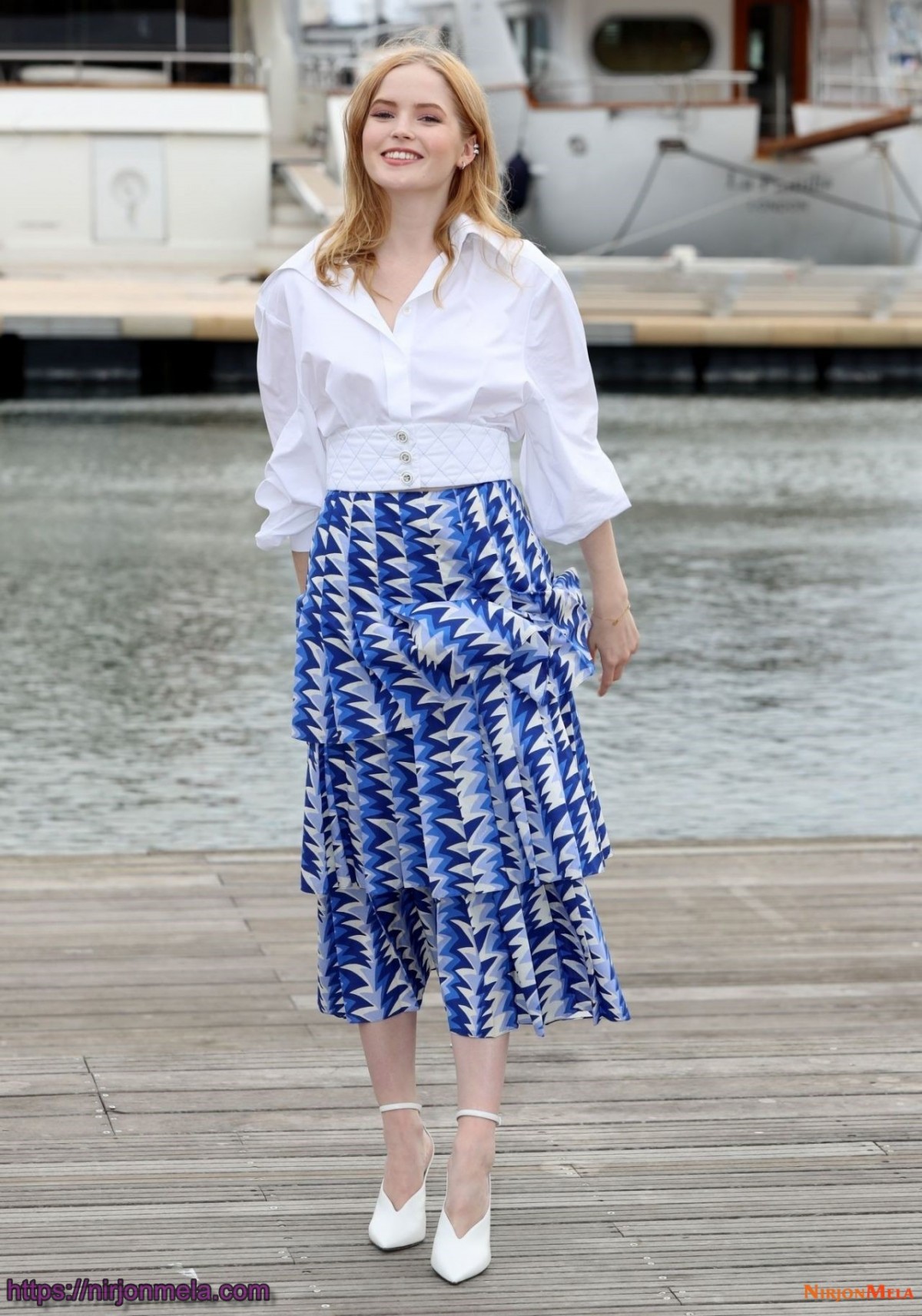 ellie-bamber-les-miserables-photocall-for-2018-mipcom-in-cannes-5.jpg