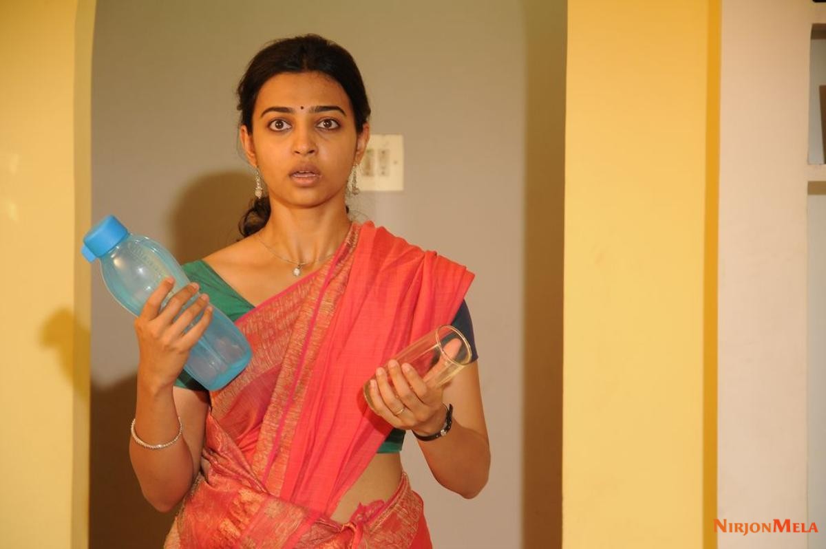 Radhika-Apte-Still-in-Dhoni-2.jpg