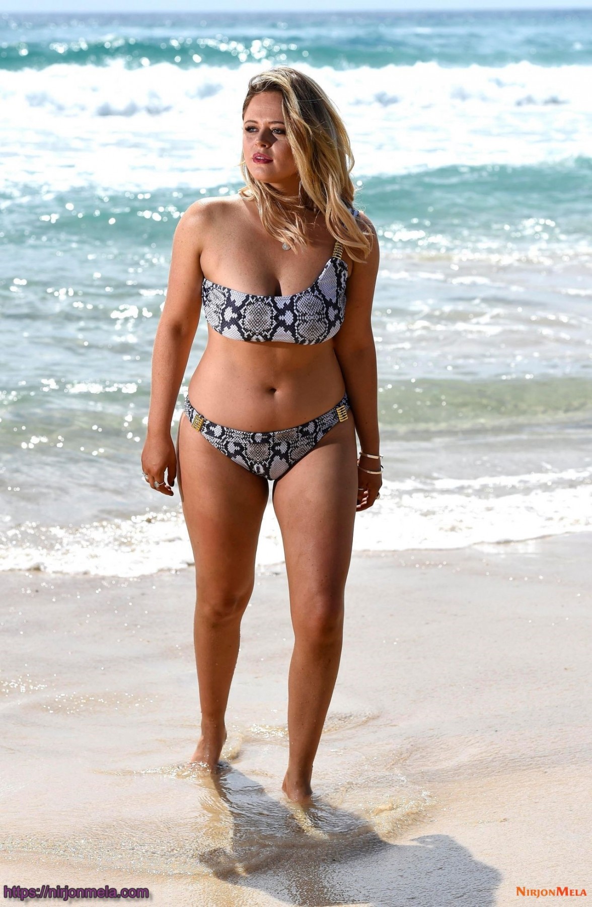 emily-atack-in-bikini-i-m-a-celebrity...get-me-out-of-here-tv-show-11-15-2018-16.jpg