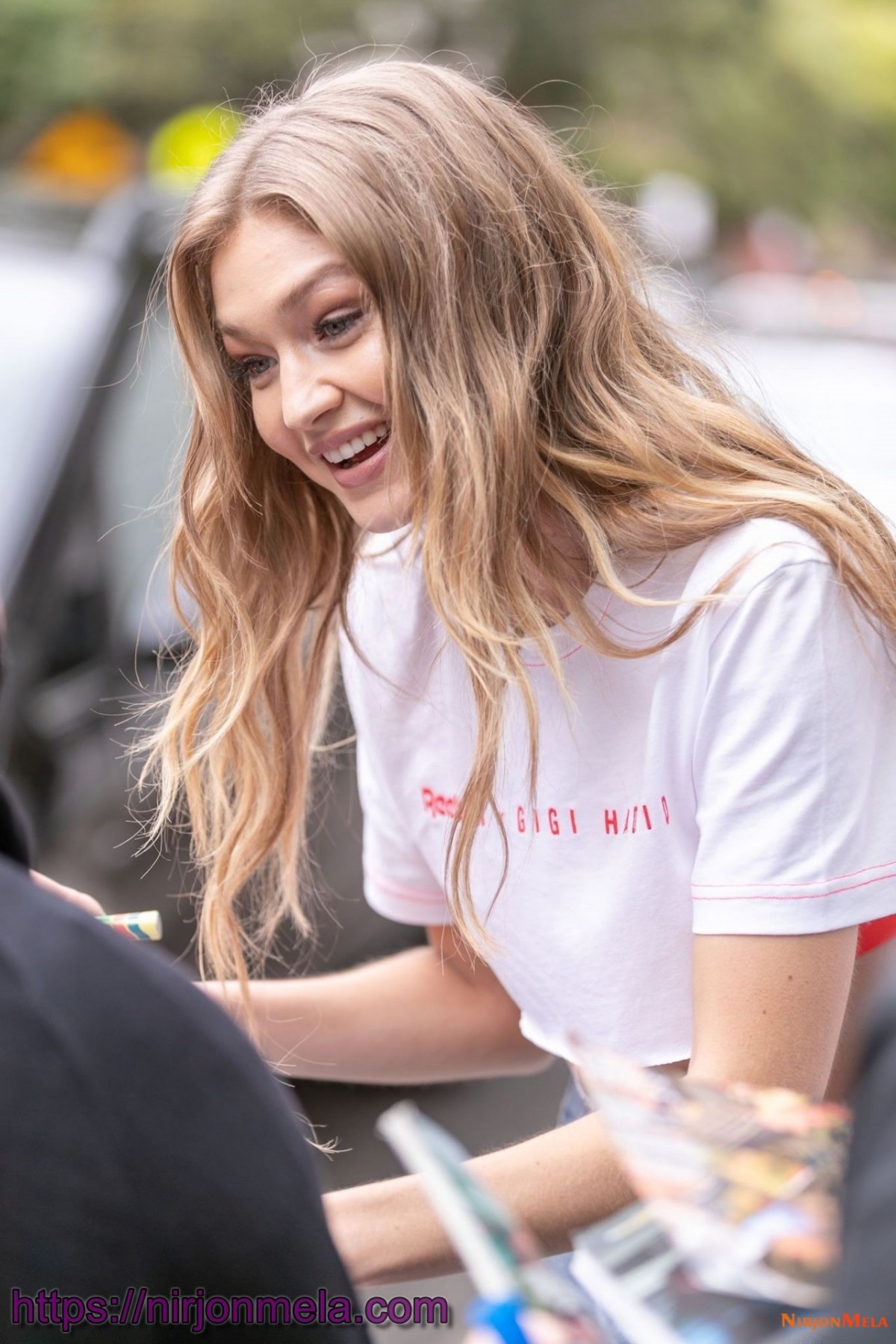 gigi-hadid-meets-the-fans-in-sydney-11-16-2018-5.jpg