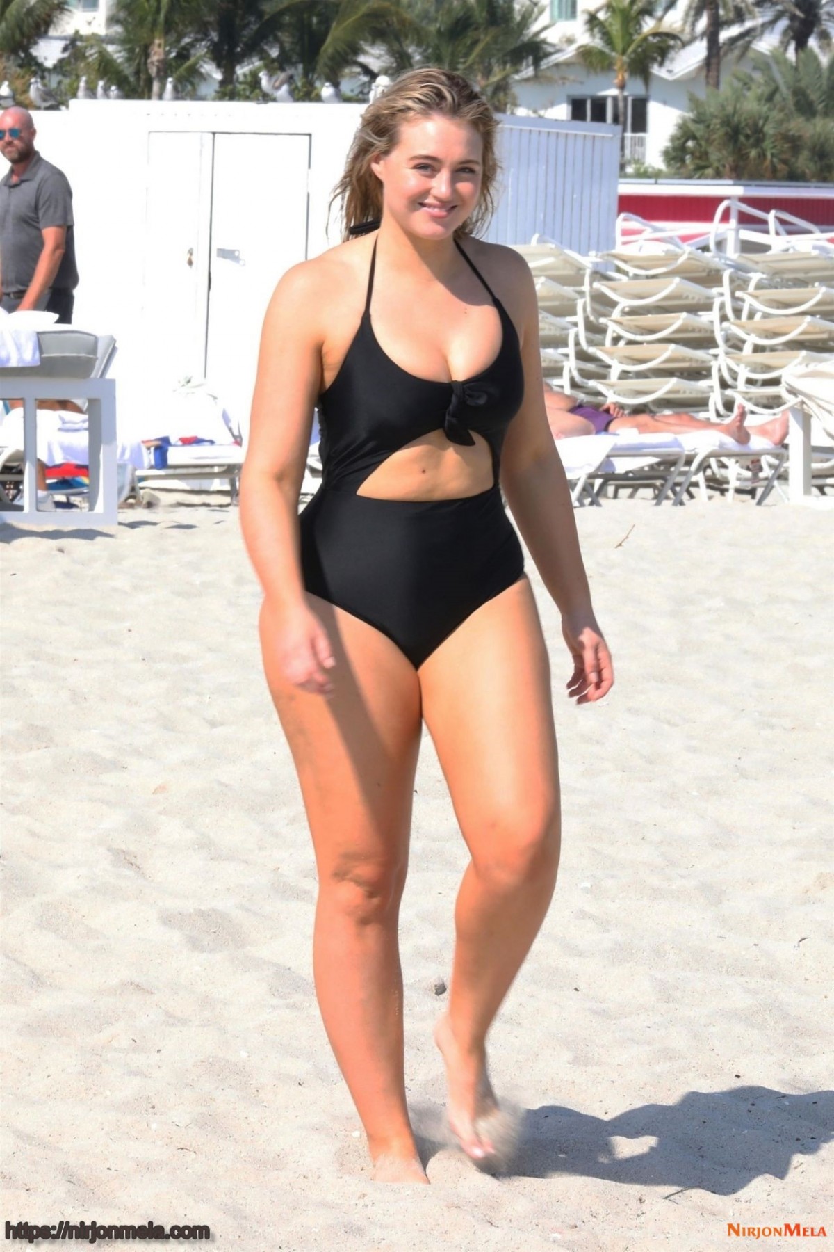iskra-lawrence-in-different-bikinis-and-swimsuits-photoshoot-for-aerie-miami-beach-11-26-2018-0.jpg