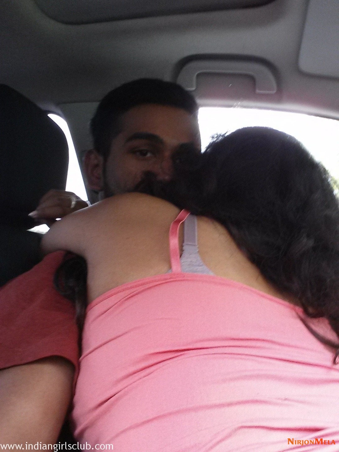 001_indian-couple-sex-photos-filmed-inside-car-1.jpg
