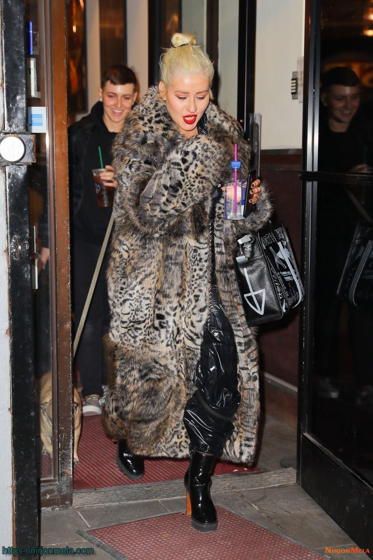 christina-aguilera-exits-a-nye-rehearsal-in-nyc-12-30-2018-1.jpg