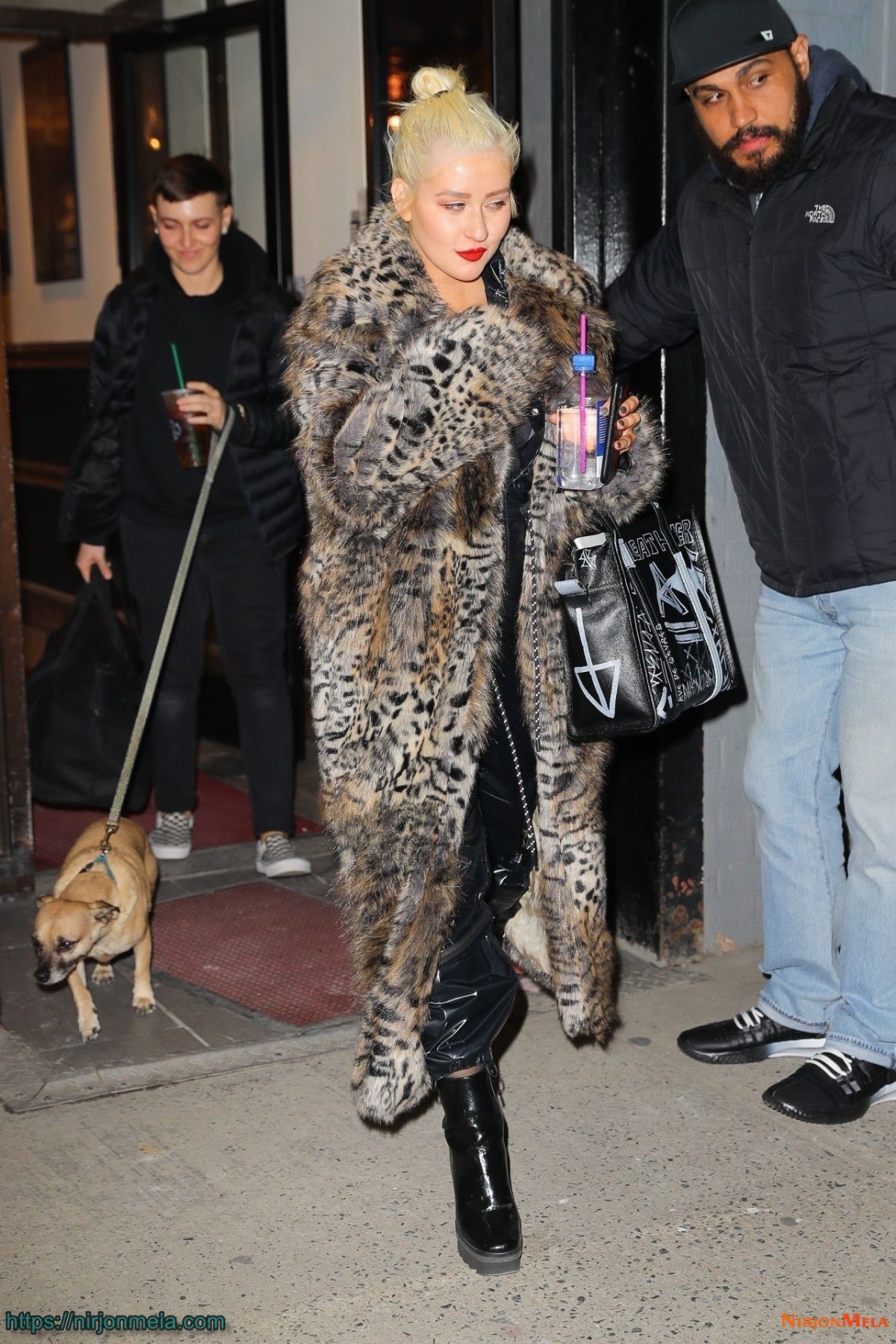 christina-aguilera-exits-a-nye-rehearsal-in-nyc-12-30-2018-6.jpg