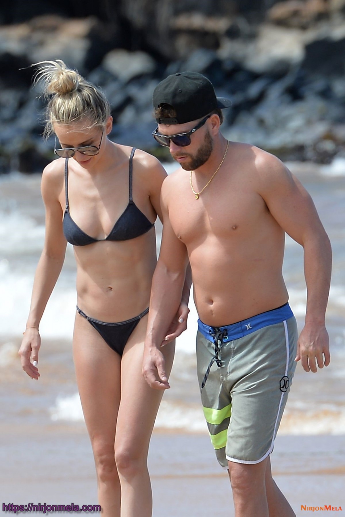 lauren-bushnell-in-bikini-on-the-beach-in-maui-03-18-2019-5.jpg