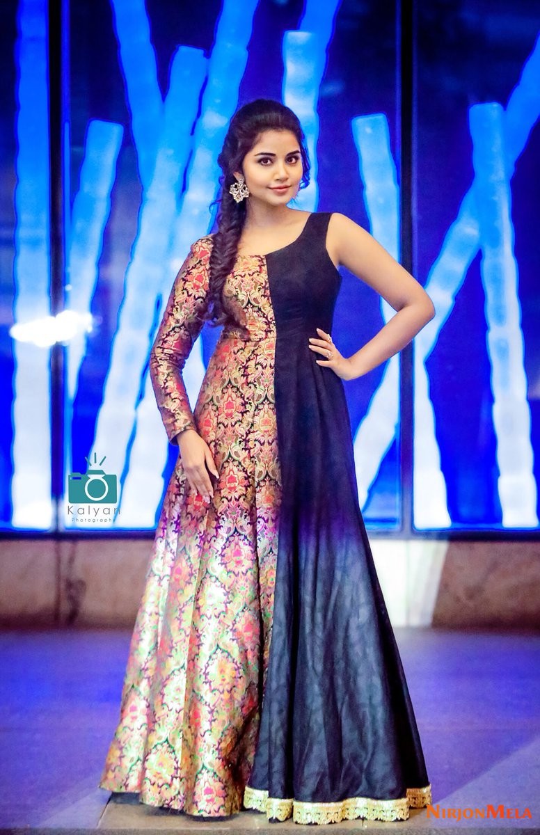 Anupama-Parameswaran-1800c5145467900702.jpg