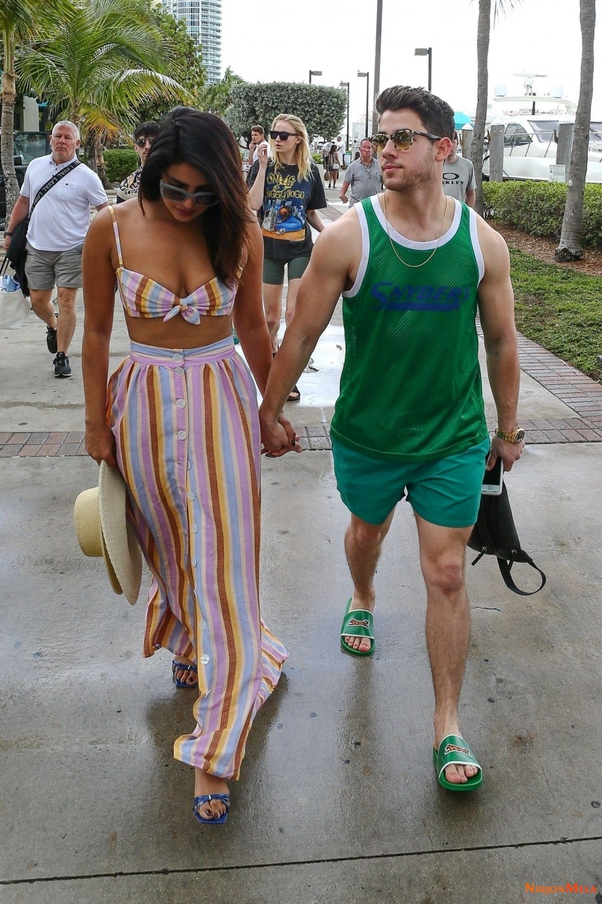 priyanka-chopra-out-in-miami-03-25-2019-4.jpg