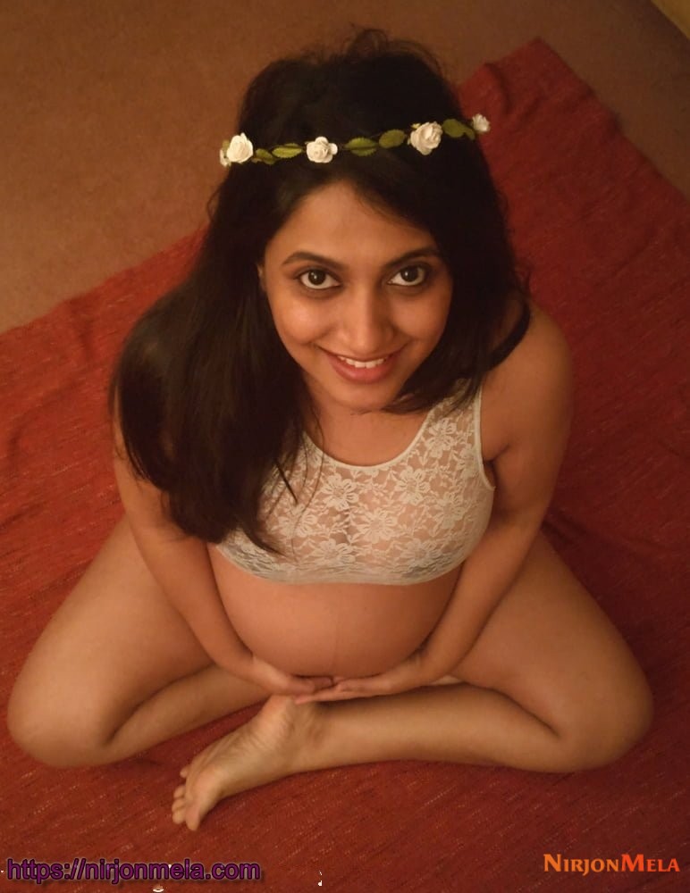 pregnant-indian-bhabhi-bend-over-showing-big-ass-2.jpg