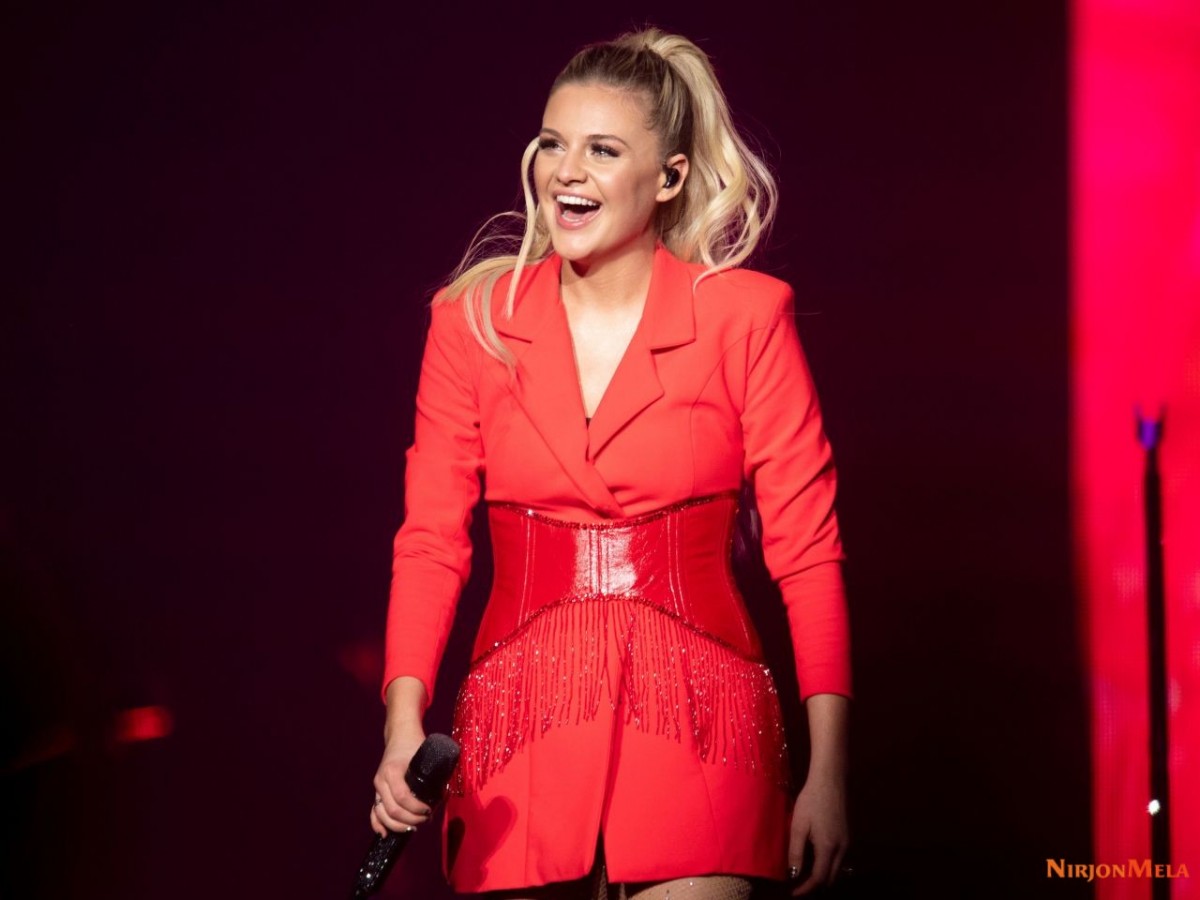 kelsea-ballerini-performs-live-in-knoxville-04-18-2019-8.jpg