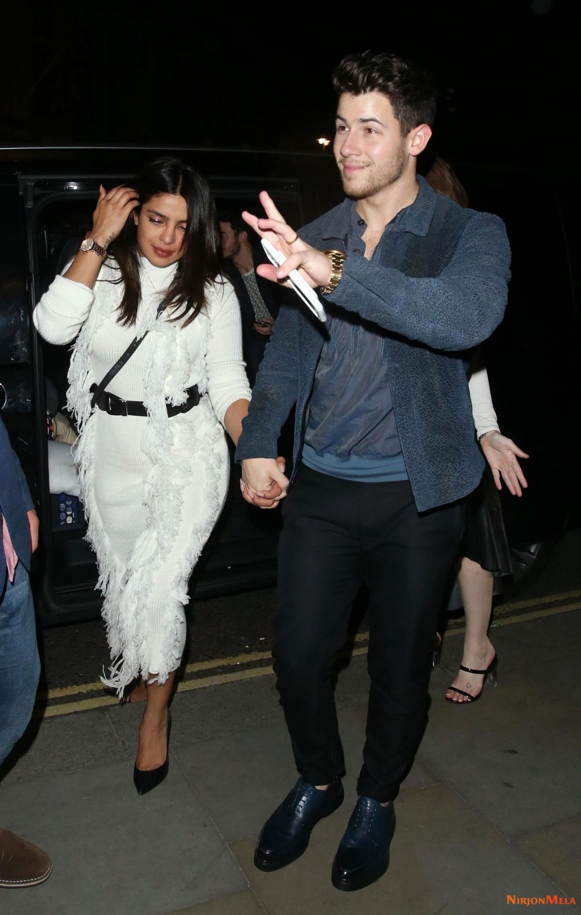 priyanka-chopra-and-nick-jonas-leaving-the-ritz-in-london-05-30-2019-3.jpg