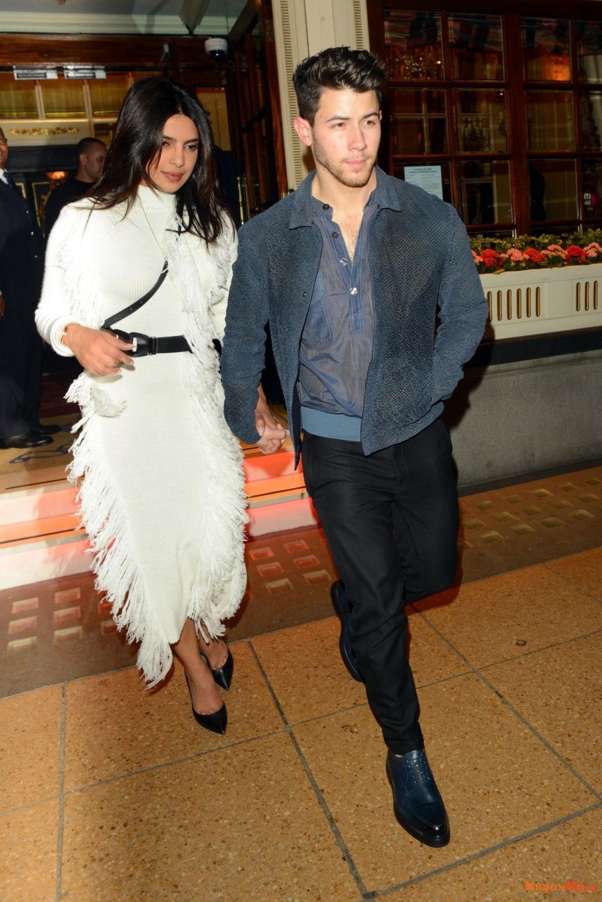 priyanka-chopra-and-nick-jonas-leaving-the-ritz-in-london-05-30-2019-5.jpg