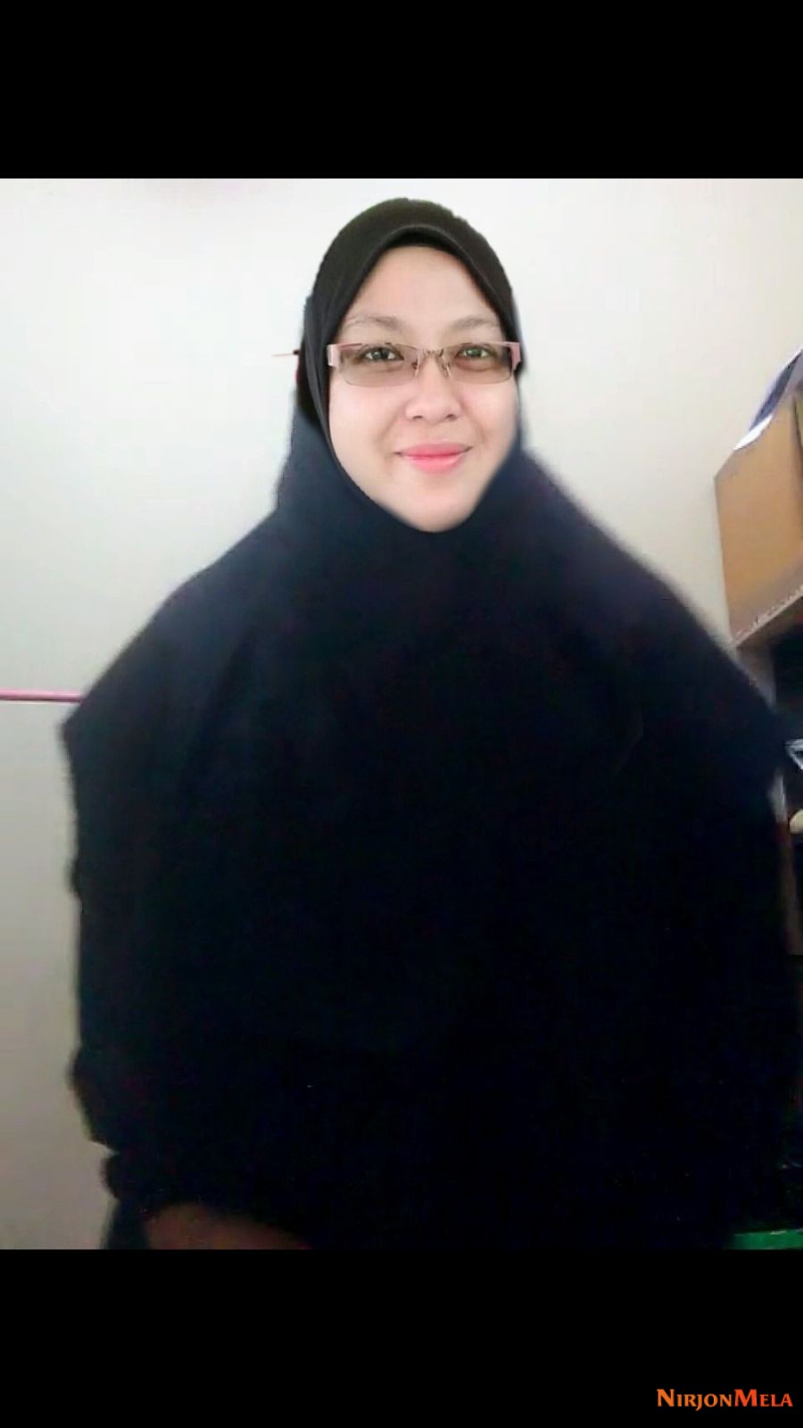 middle-age-hijab-lady-pussy-show-003.jpg