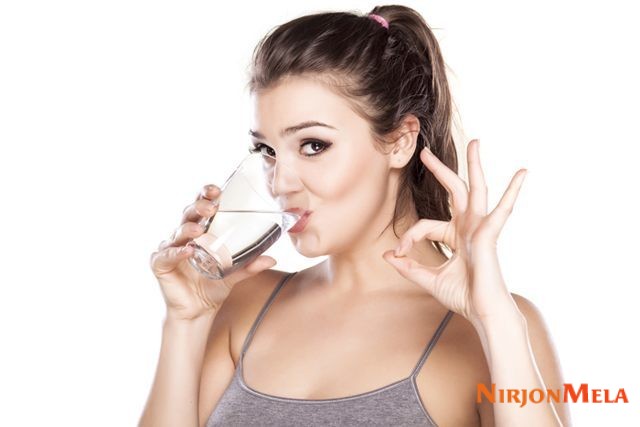 How-to-Trick-Yourself-Into-Drinking-More-Water-Every-Day-00.jpg