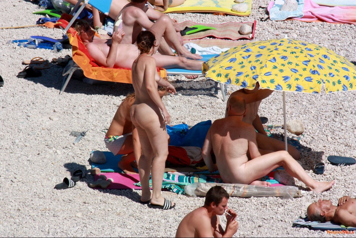 Nude-Amateur-Pics---Nudist-Beach-In-Croatia020.jpg