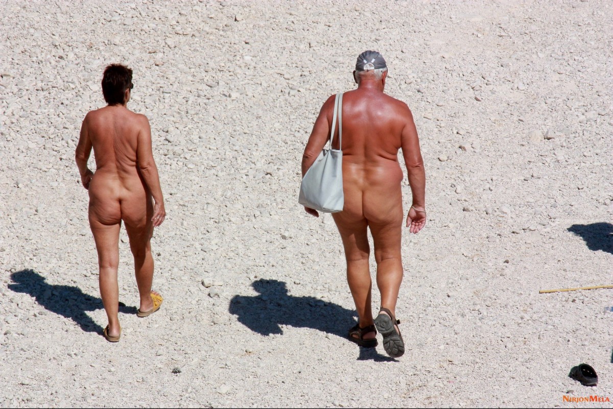 Nude-Amateur-Pics---Nudist-Beach-In-Croatia024.jpg