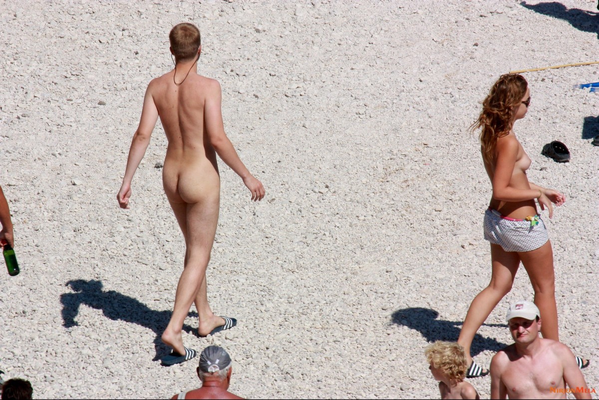 Nude-Amateur-Pics---Nudist-Beach-In-Croatia031.jpg