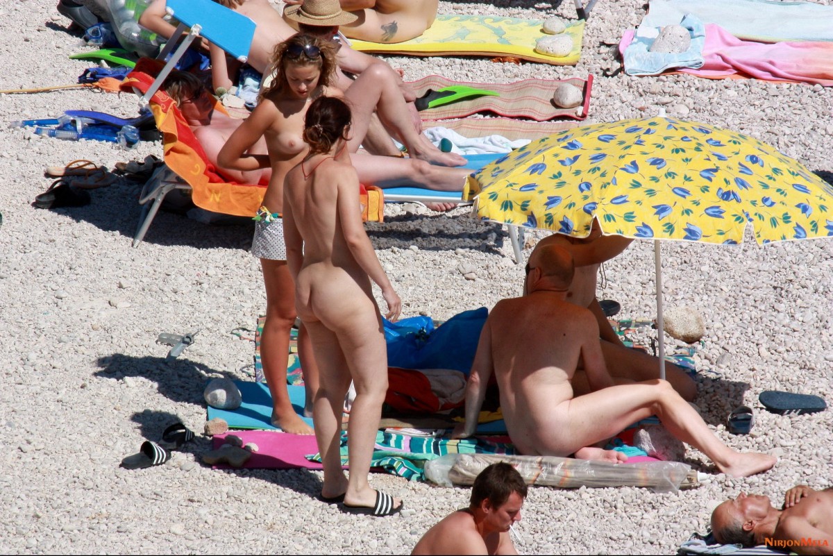 Nude-Amateur-Pics---Nudist-Beach-In-Croatia033.jpg