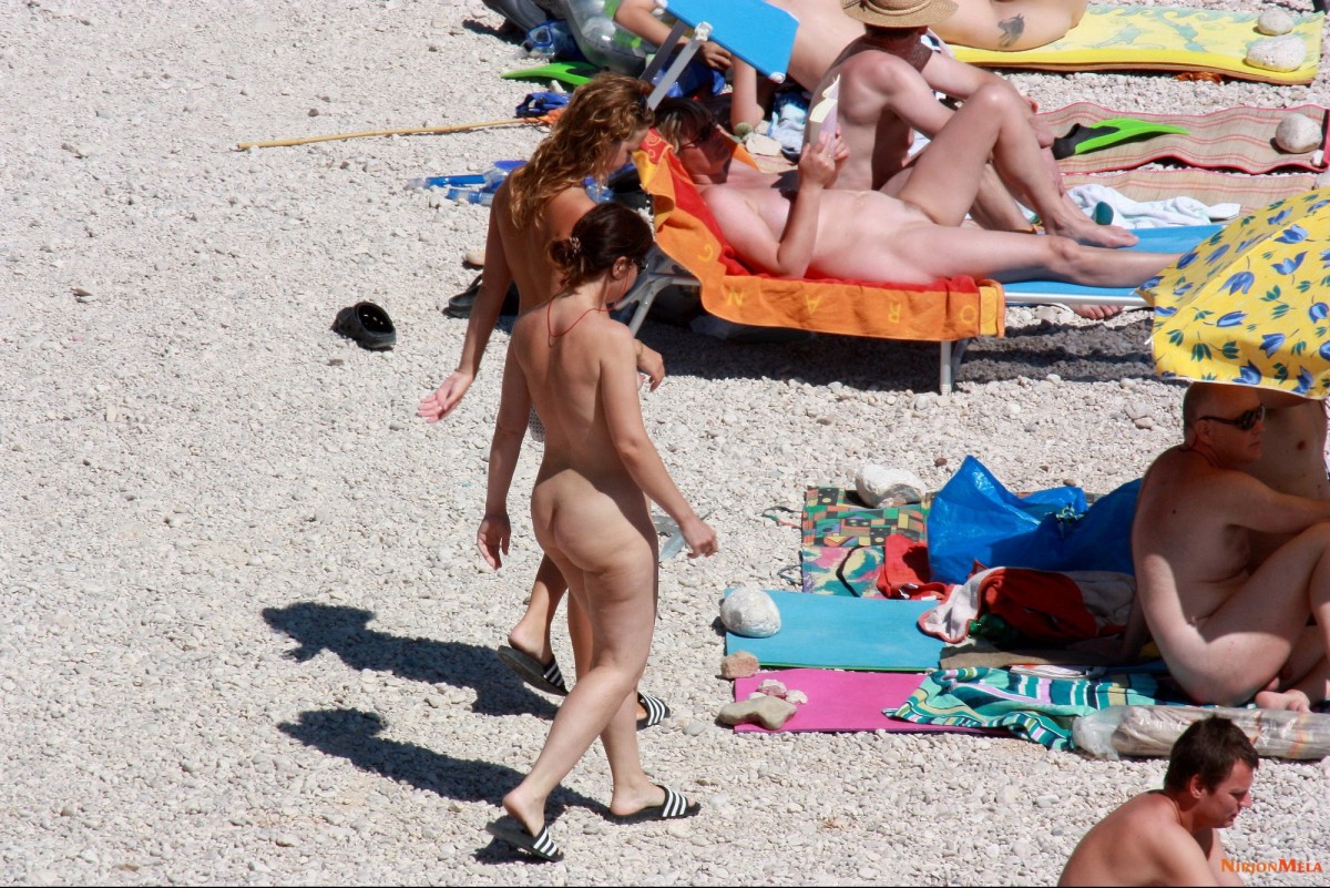 Nude-Amateur-Pics---Nudist-Beach-In-Croatia048.jpg