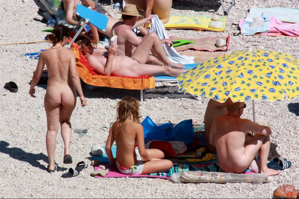 Nude-Amateur-Pics---Nudist-Beach-In-Croatia053.jpg