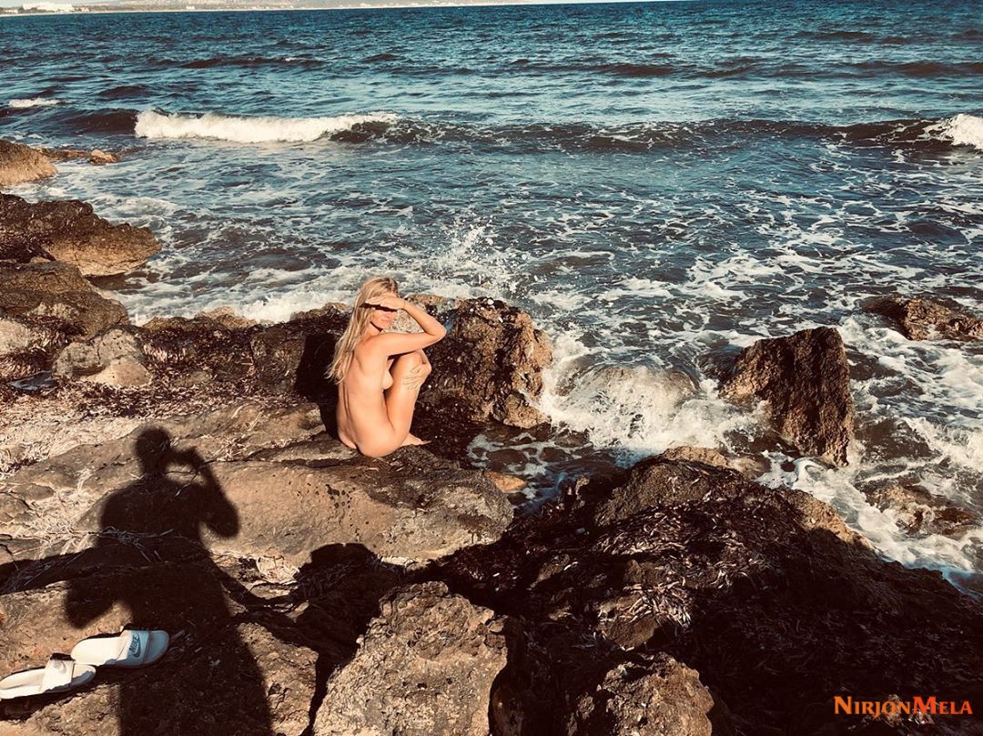 Marloes-Horst-Nude--Sexy-15-Photos-1.jpg