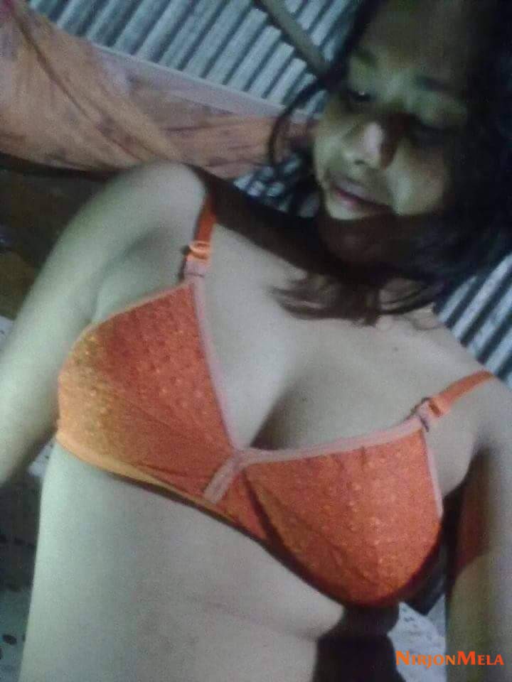 Bangladeshi-nude-selfie-pics-02.jpg