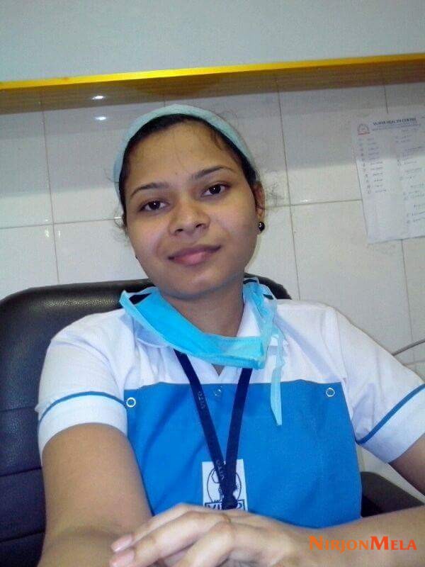 srilankan-nurse-nude-selfie-003.jpg