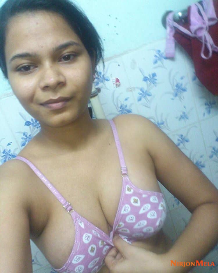 srilankan-nurse-nude-selfie-007.jpg