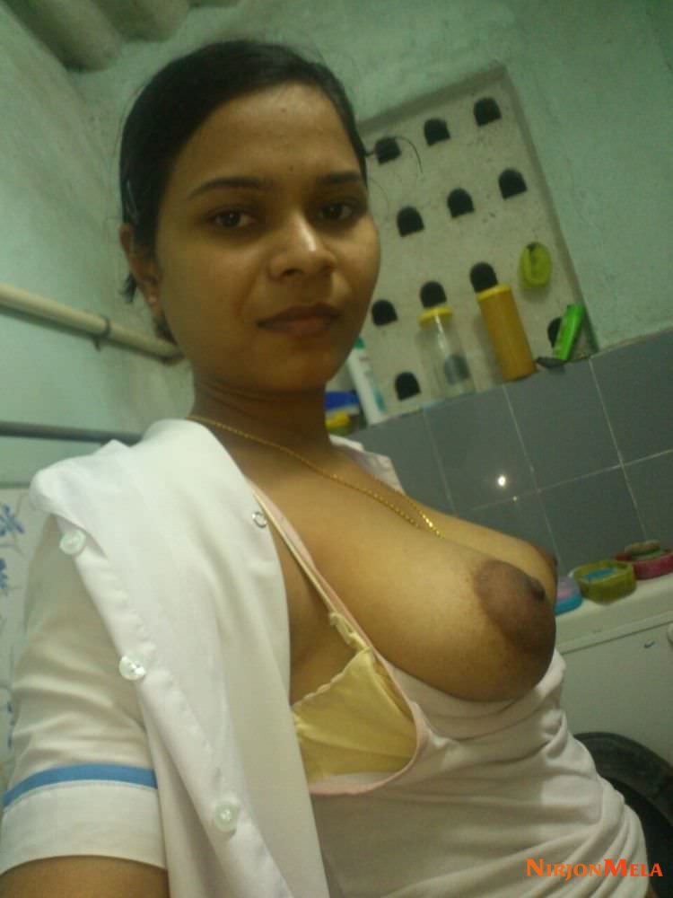 srilankan-nurse-nude-selfie-009.jpg