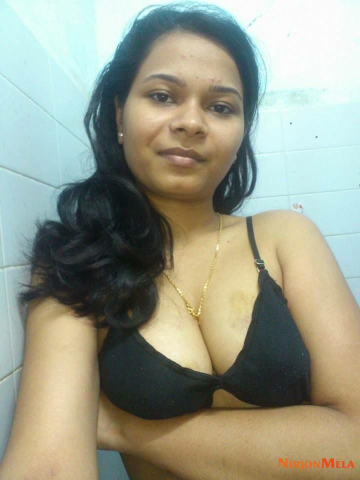 srilankan-nurse-nude-selfie-022.jpg