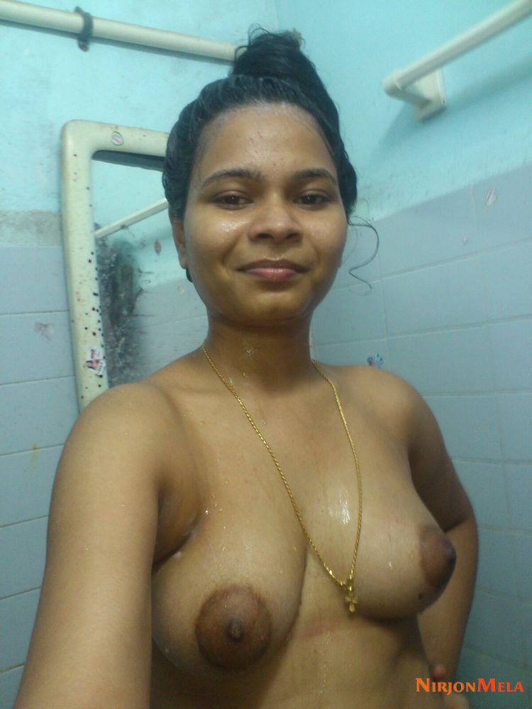 srilankan-nurse-nude-selfie-046.jpg