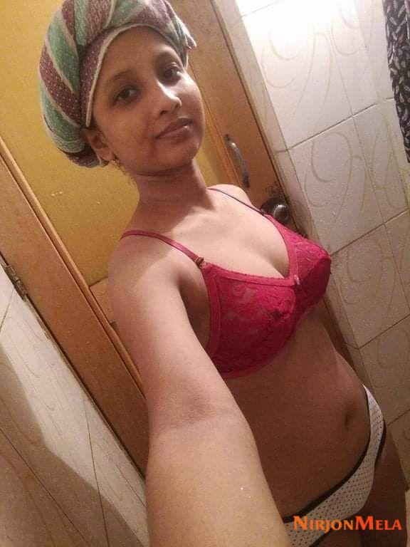 indian-girlfiend-nude-selfie-06.jpg