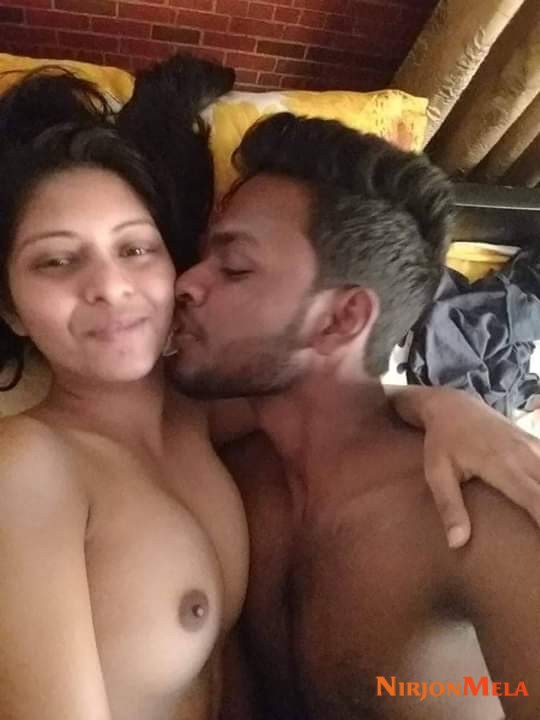 Desi-couple-nude-photos-03.jpg