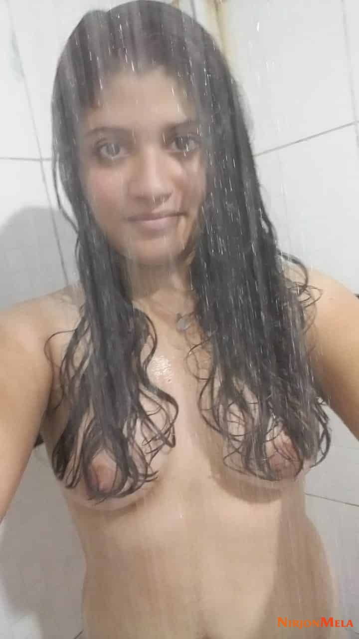 Indian-nude-selfie-photos-008.jpg