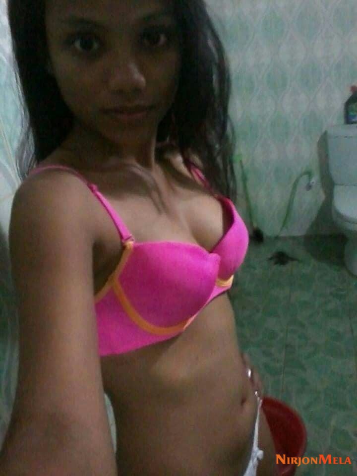 indian-teen-nude-selfie-003.jpg