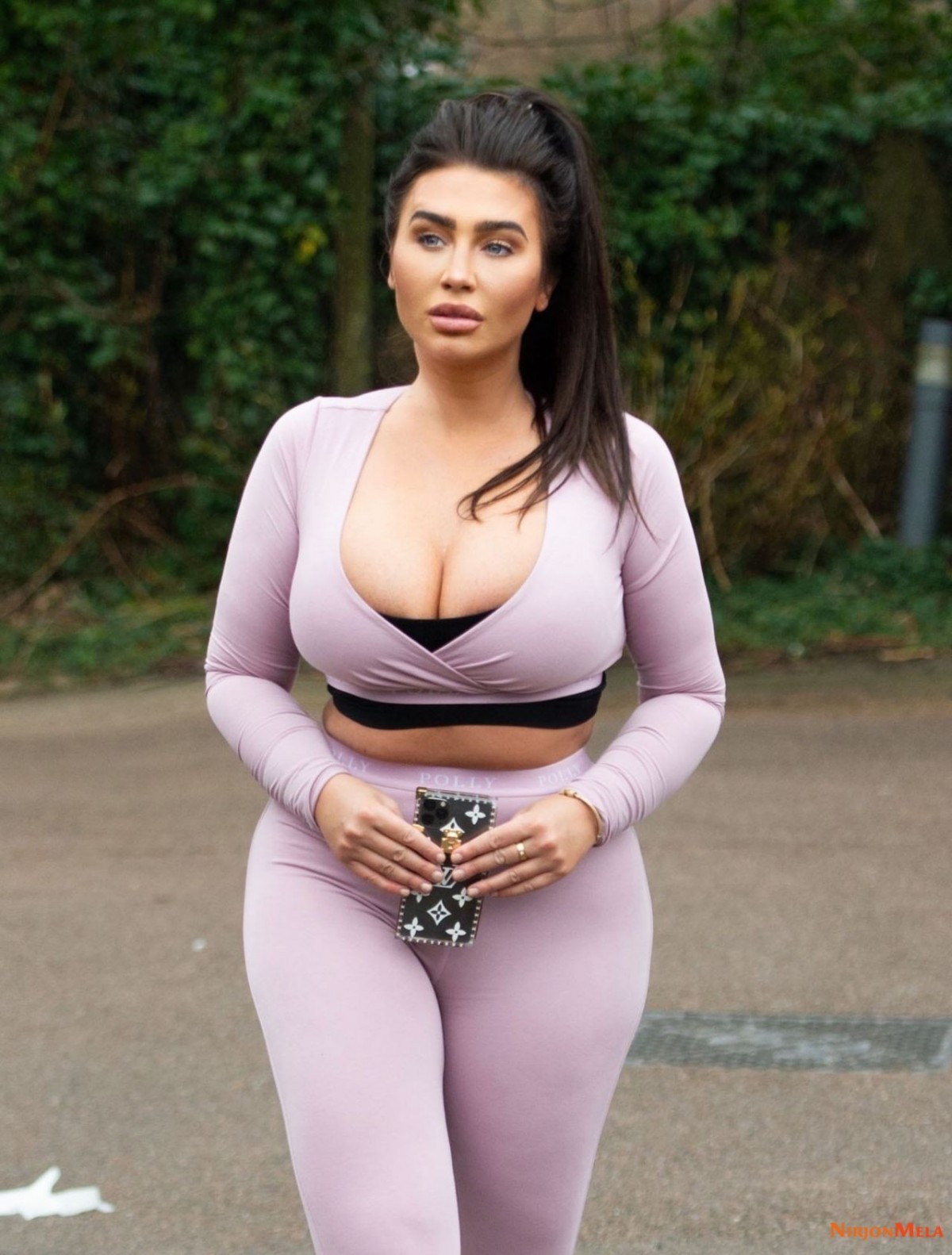 lauren-goodger-in-tiny-crop-top-and-leggings-out-for-a-morning-run-04-23-2020-1.jpg