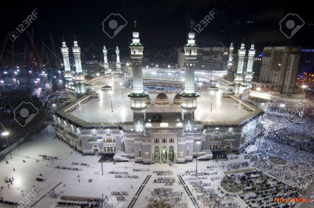 95617638-prayer-and-tawaf-of-muslims-around-alkaaba-in-mecca-saudi-arabia-aerial-top-view.jpg