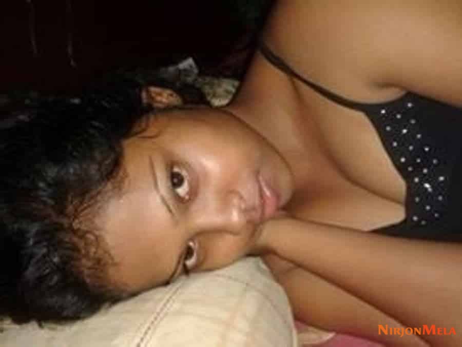 Indian-girl-tits-pics-7.jpg