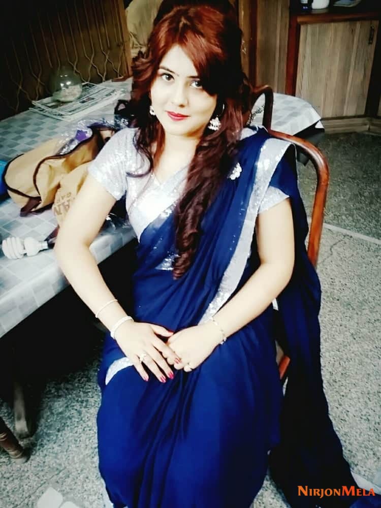 sexy-Pakistani-wife-01.jpg
