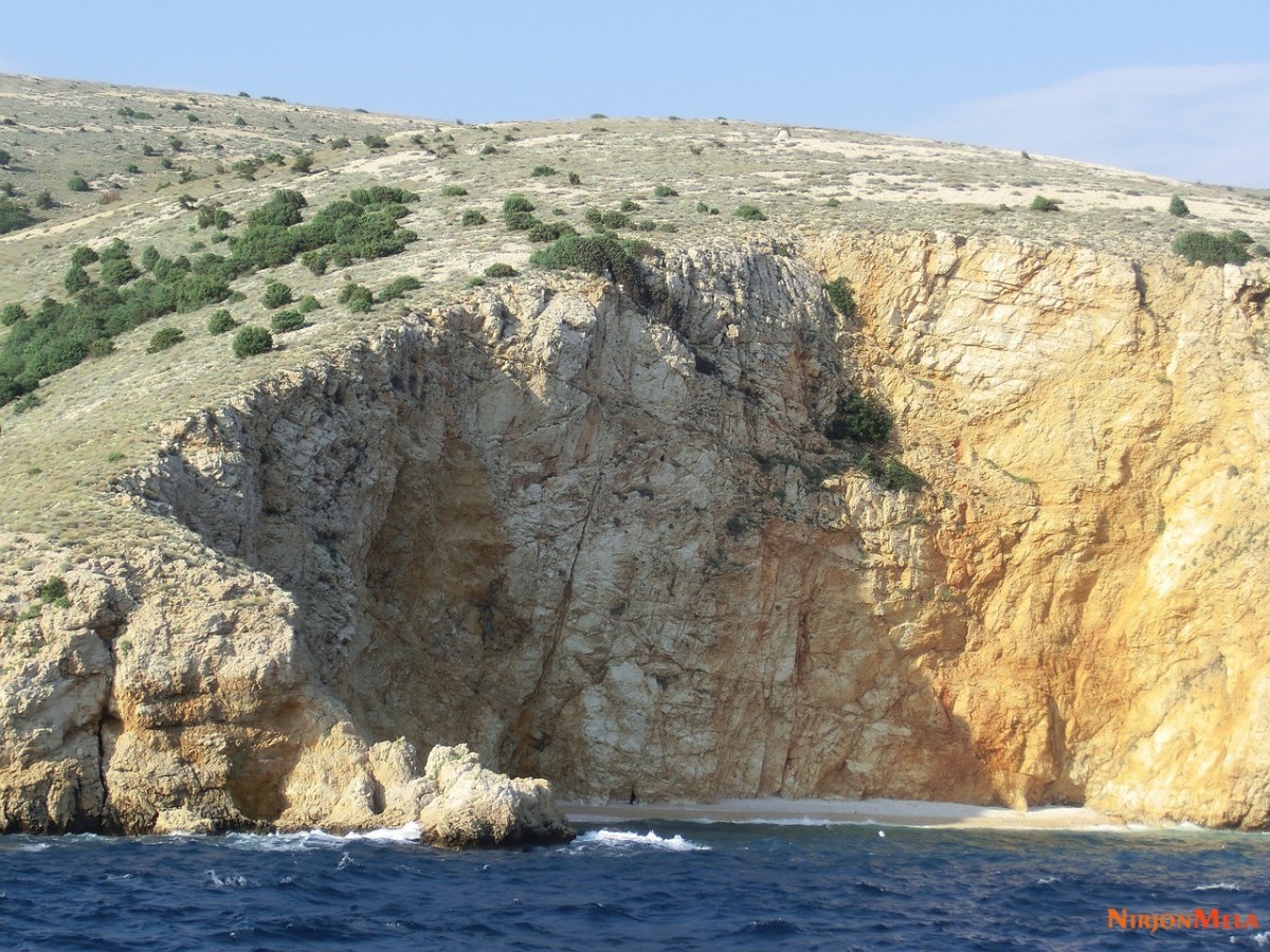 Zlatni_rat_Croatia-30.jpg