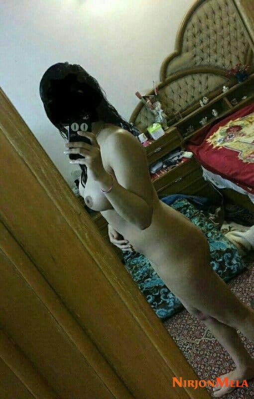 2hot-Paki-Babe-nude-pics.jpg