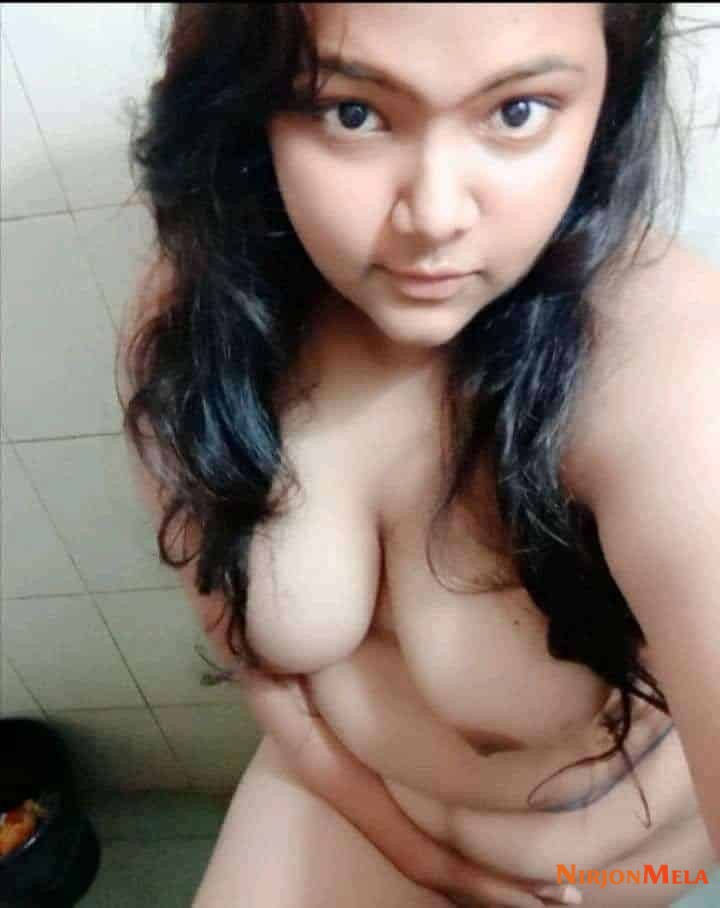 cute-busty-Bangladeshi-beauty.jpg