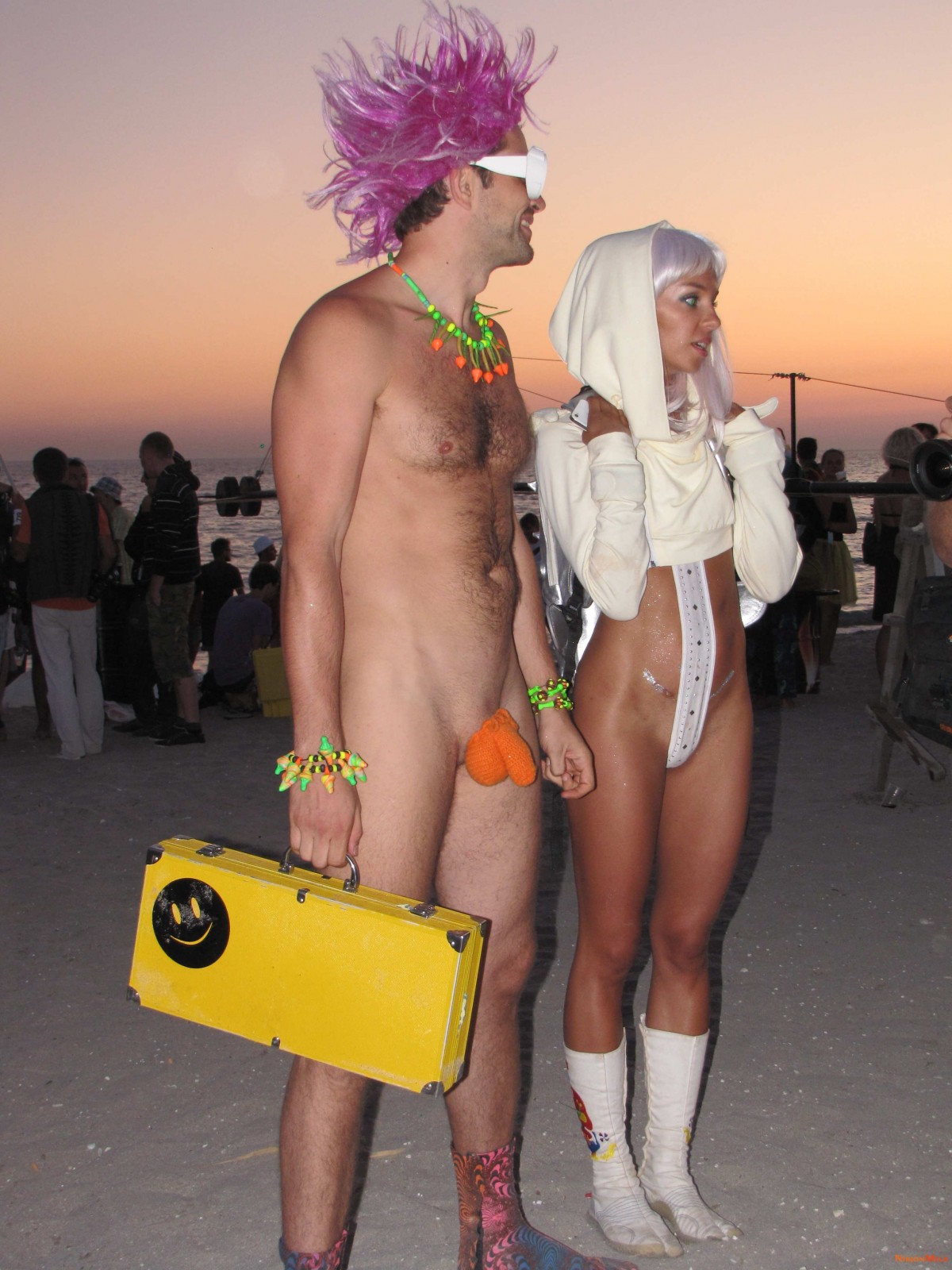 Nudism-Beach-Party-53767190.jpg