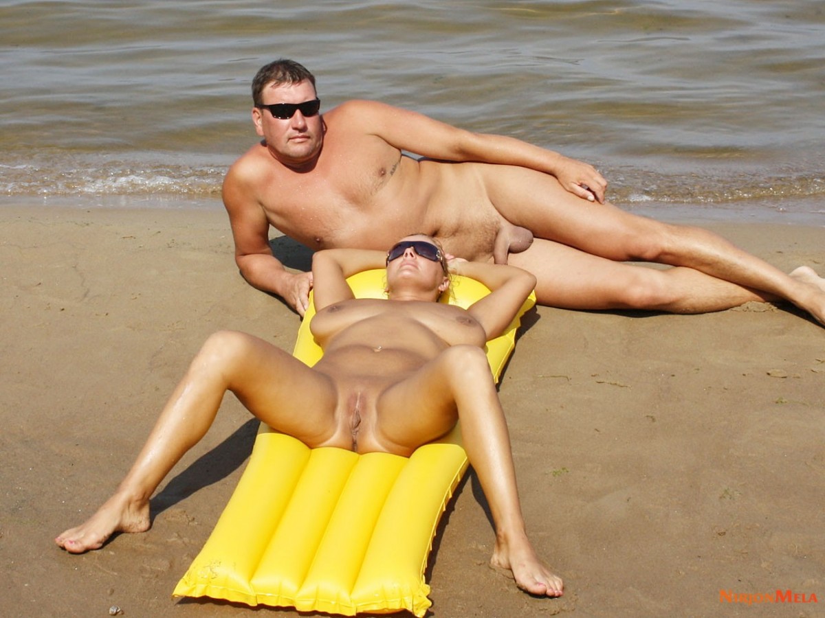 Nudism-Beach-Party-53845884.jpg