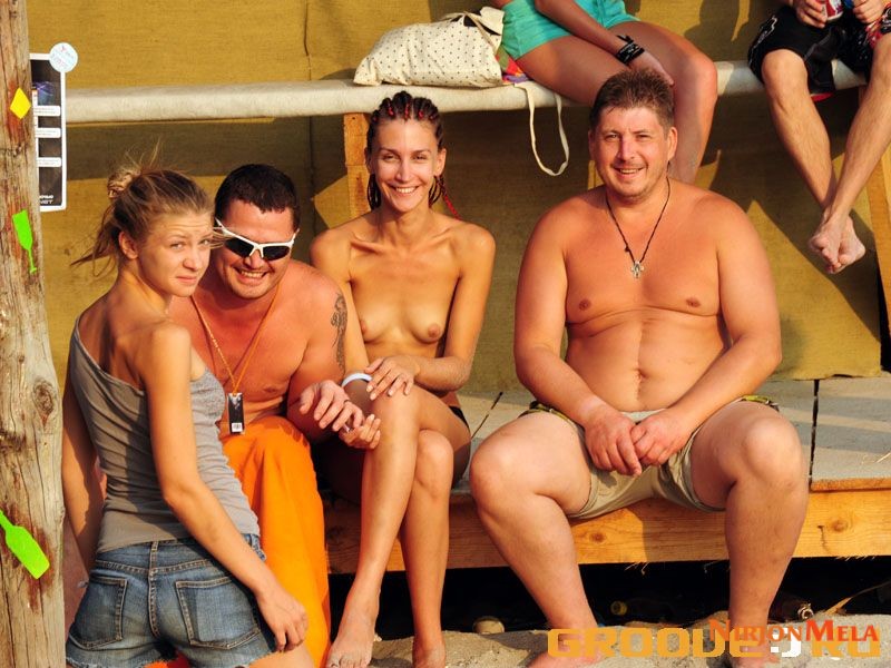 Nudism-Beach-Party-55352676.jpg