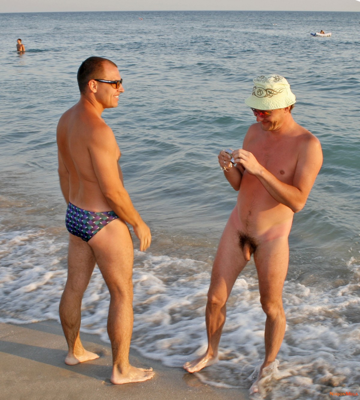 Nudism-Beach-Party-57852238.jpg