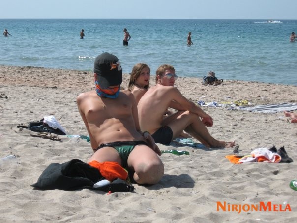 Nudism-Beach-Party-51515158.jpg