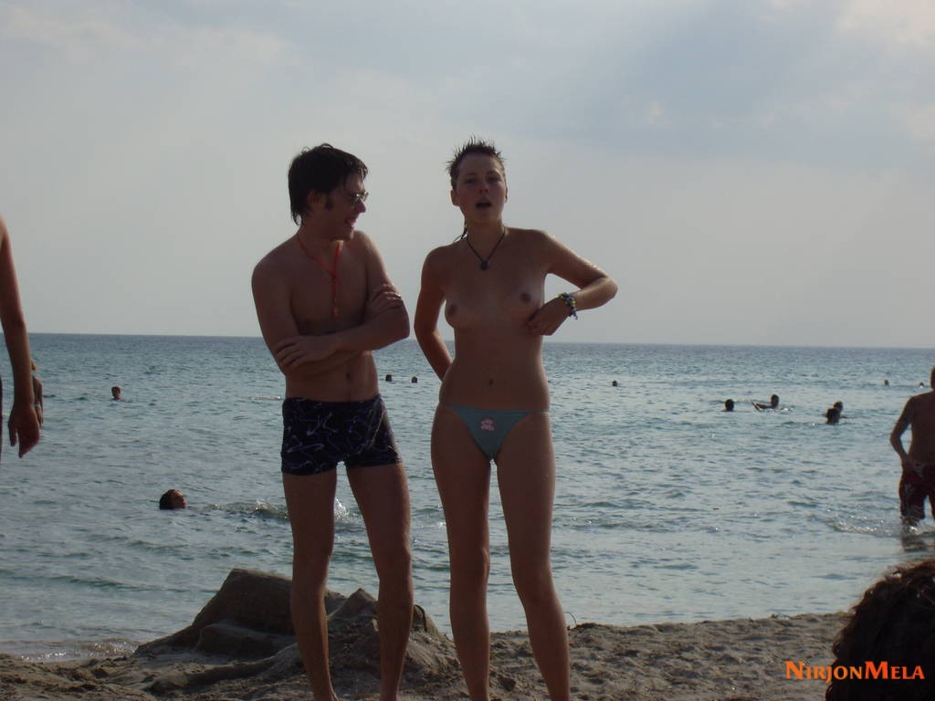 Nudism-Beach-Party-51848462.jpg